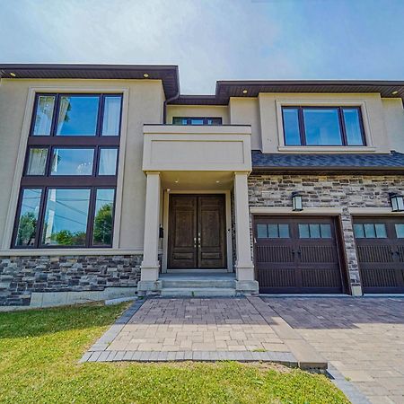 Modernized Five Bedroom Villa Ричмънд Хил Екстериор снимка