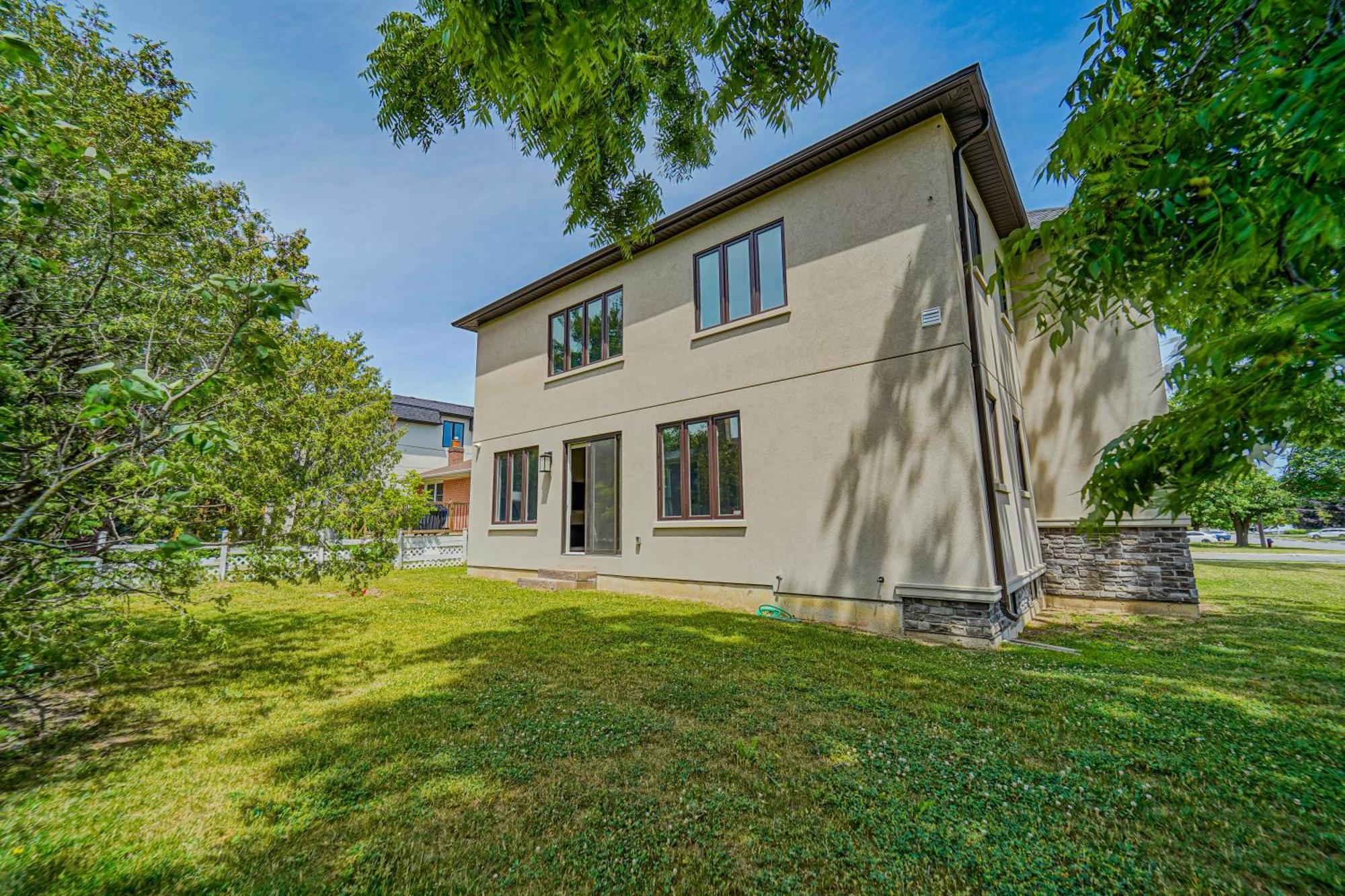 Modernized Five Bedroom Villa Ричмънд Хил Екстериор снимка